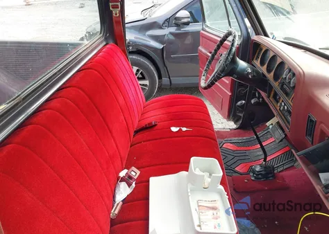 1987 Dodge D-Series D100 z USA, uszkodzony, nr VIN 1B7FD04T4HS490638